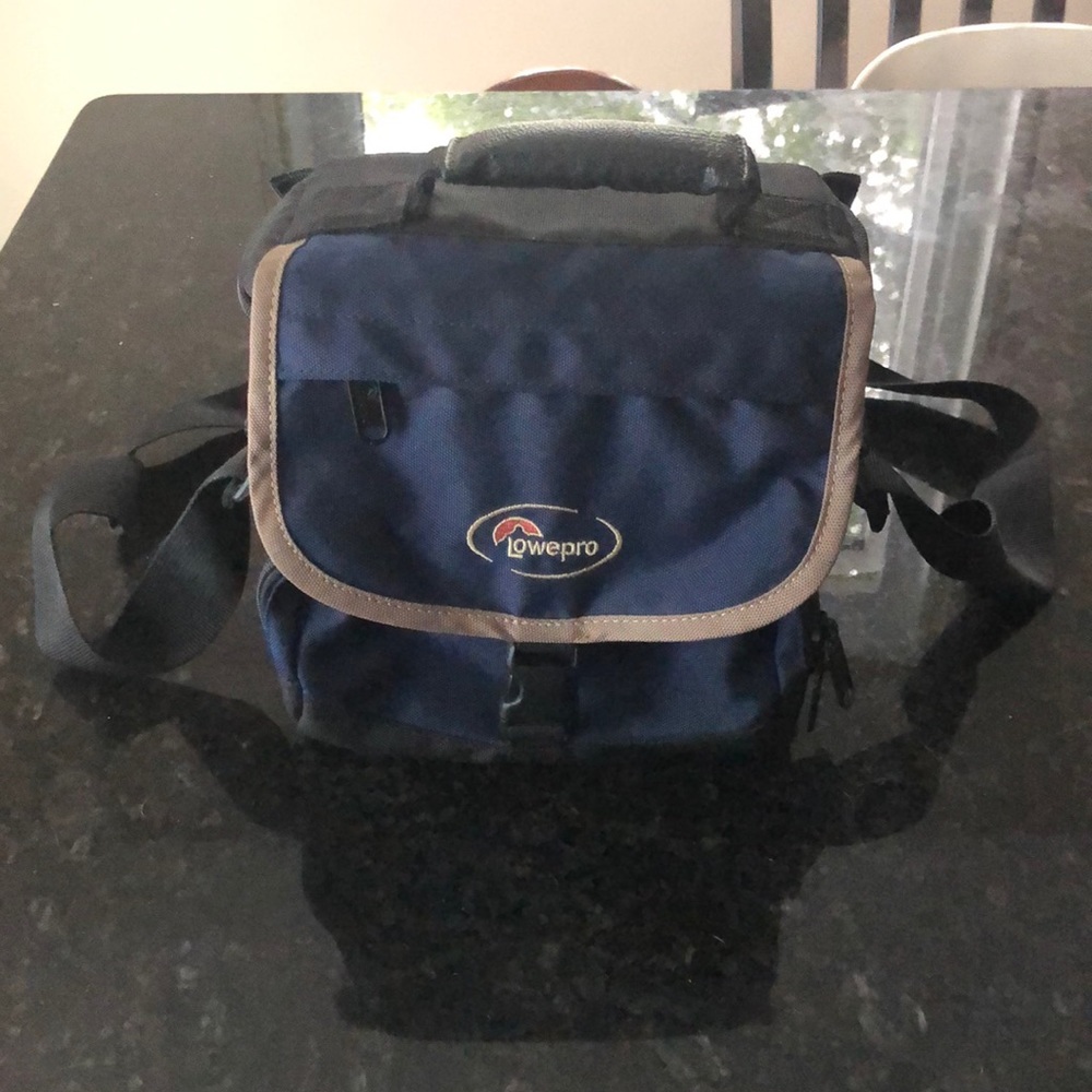 Lowepro nova mini camera bag